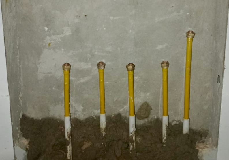 Bancada em inox com maquina de plastificação