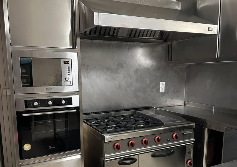 Cozinha de serviço resindecial em inox